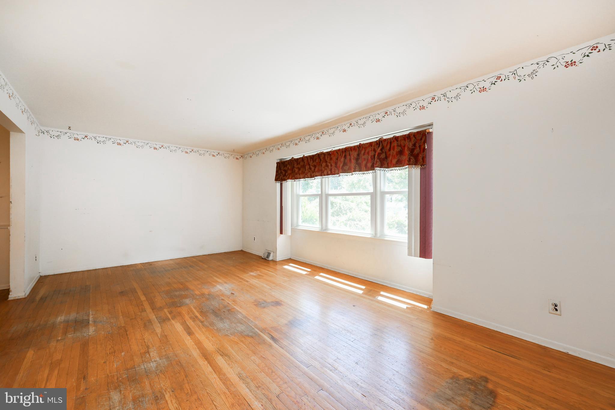 417 Devon Drive Exton, PA 19341 - Photo 10 of 36 Living Room