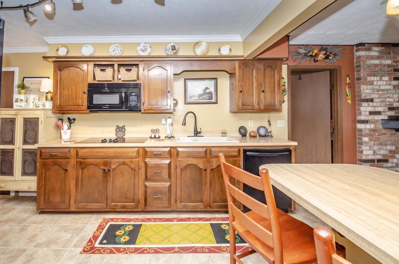 8980 Hendrickson Road West Manchester, OH 45382 - Photo 8 of 49 Gallery Image 8