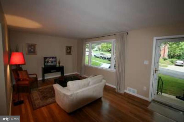 3708 Leverton Street Silver Spring, MD 20906 - Photo 15 of 17 Living Room