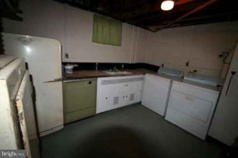 3708 Leverton Street Silver Spring, MD 20906 - Photo 8 of 17 Laundry Area 1
