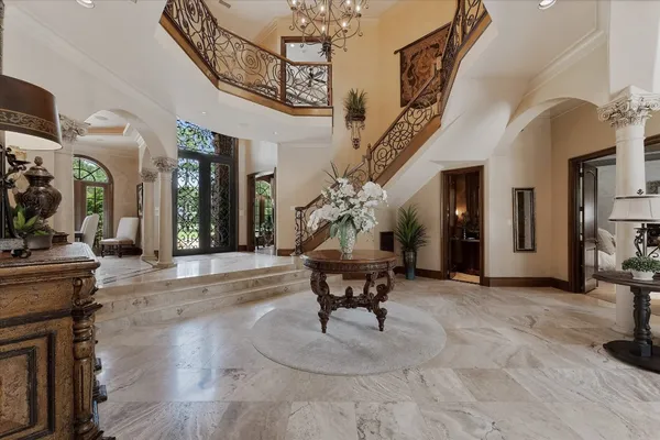 a view of entryway livingroom and hall