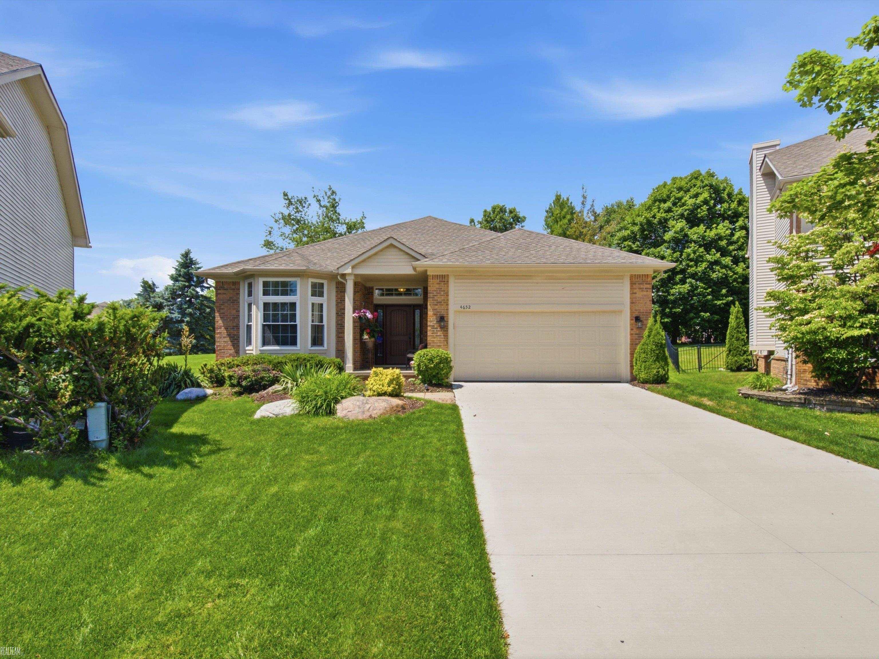 4652 Amberwood Court Rochester, MI 48306 - Photo 38 of 45