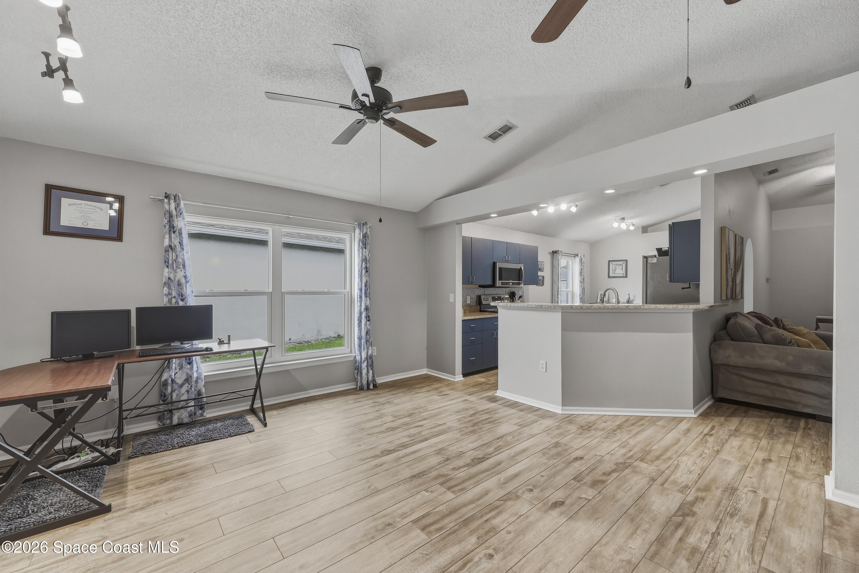 2124 Spring Creek Circle Palm Bay, FL 32905 - Photo 16 of 54 28 (1)