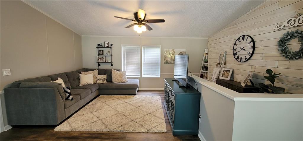 24761 Chiles Road Paola, KS 66071 - Photo 4 of 17