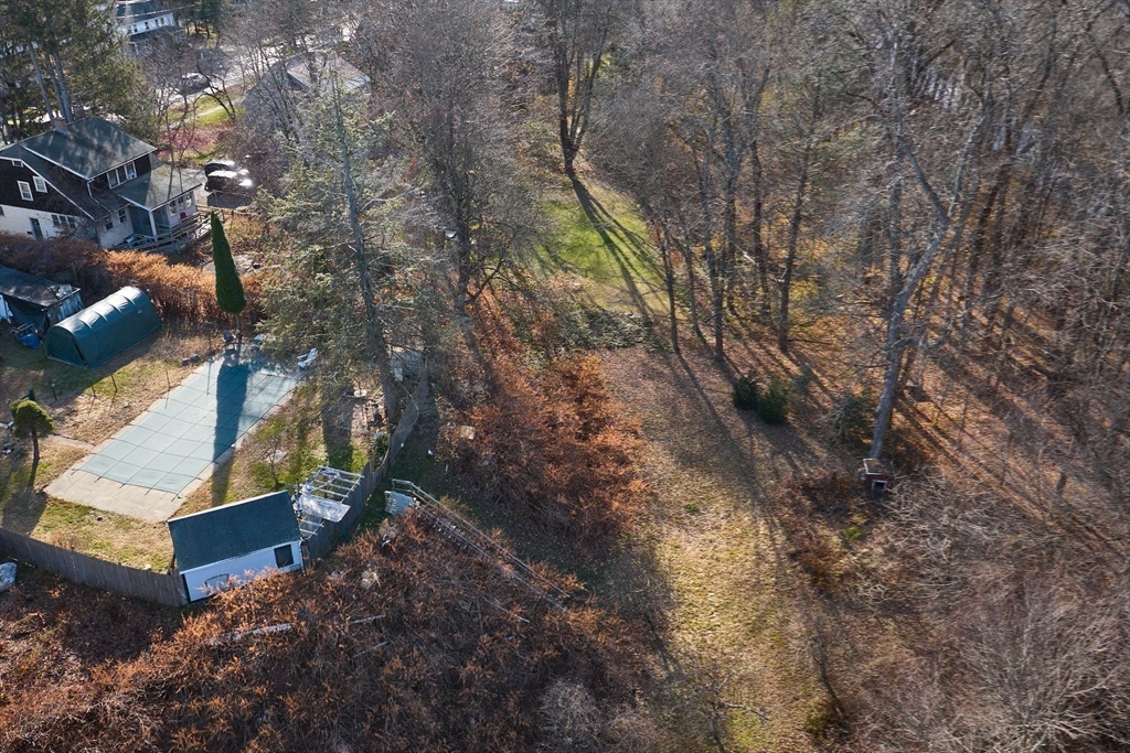 283 South Street Northampton, MA 01060 - Photo 27 of 32 a backyard of a house with lots of green space