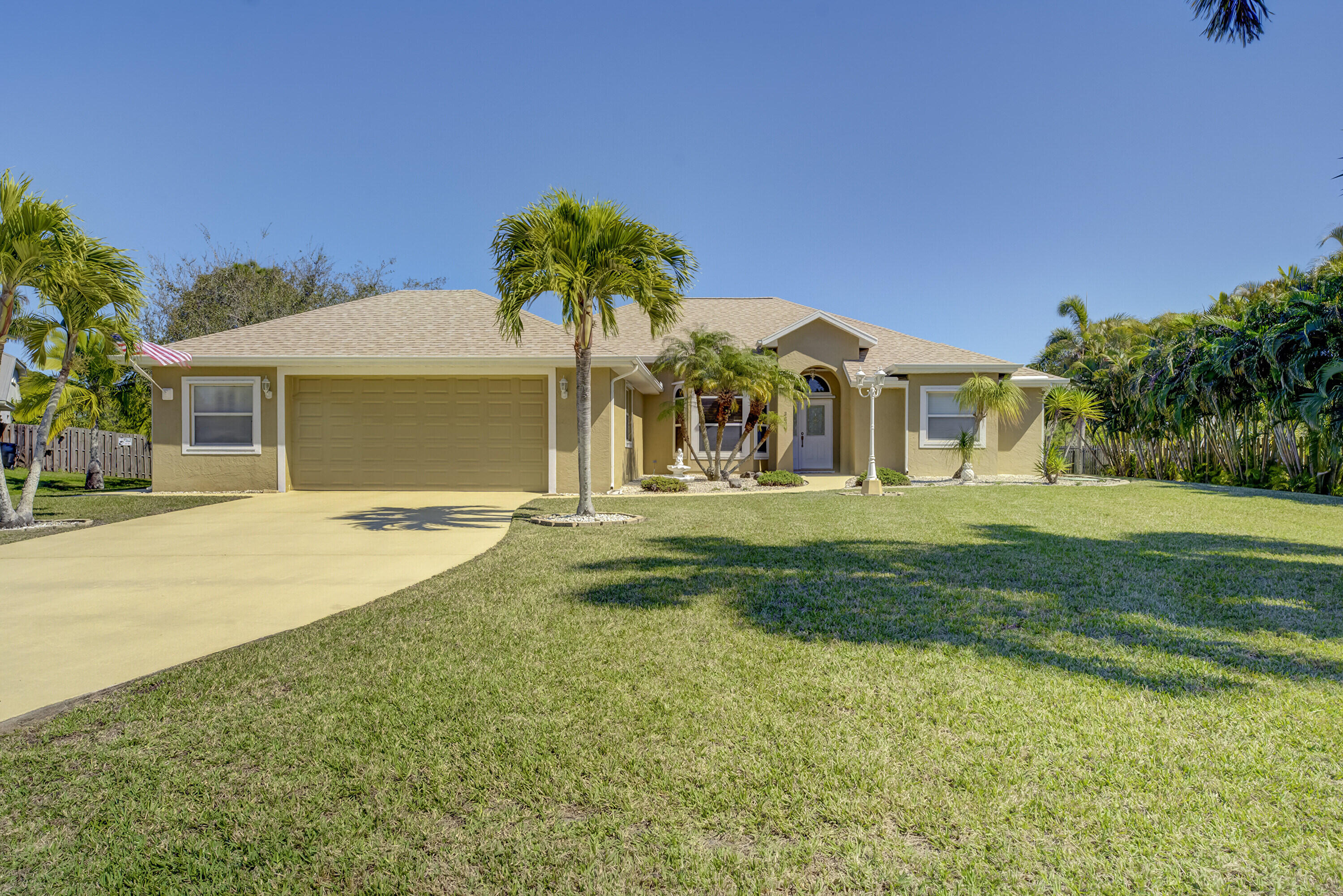 3809 Southwest Revere Ct  