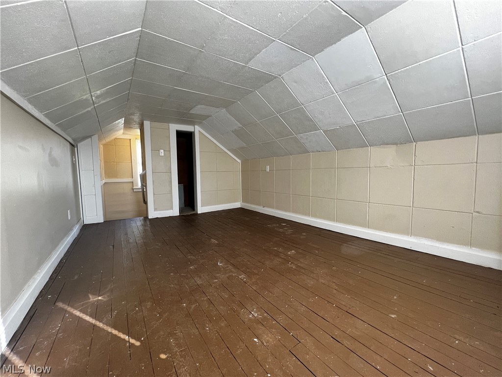 1936 Staunton Road Cleveland, OH 44118 - Photo 20 of 32