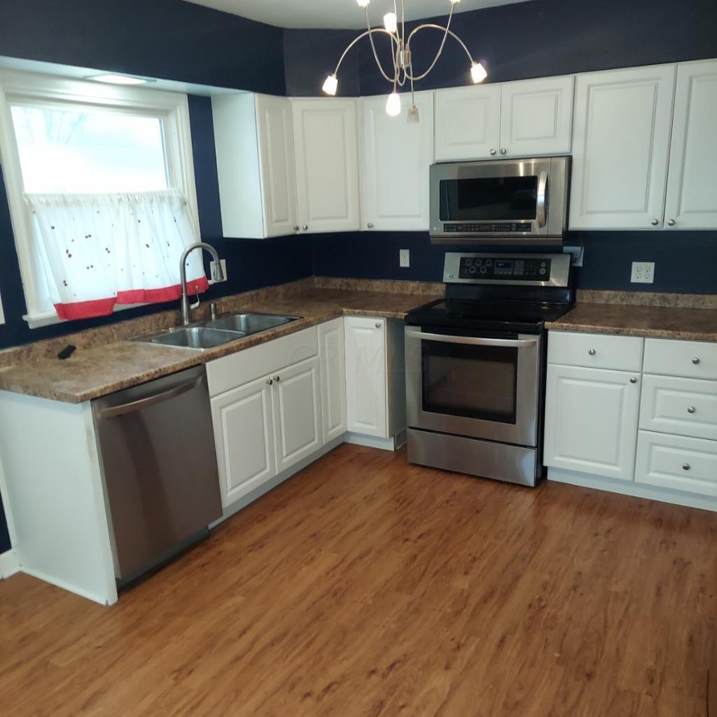 4633 Annhurst Road Columbus, OH 43228 - Photo 7 of 24 AE04FDA0-AD58-419D-877A-482B100816B1