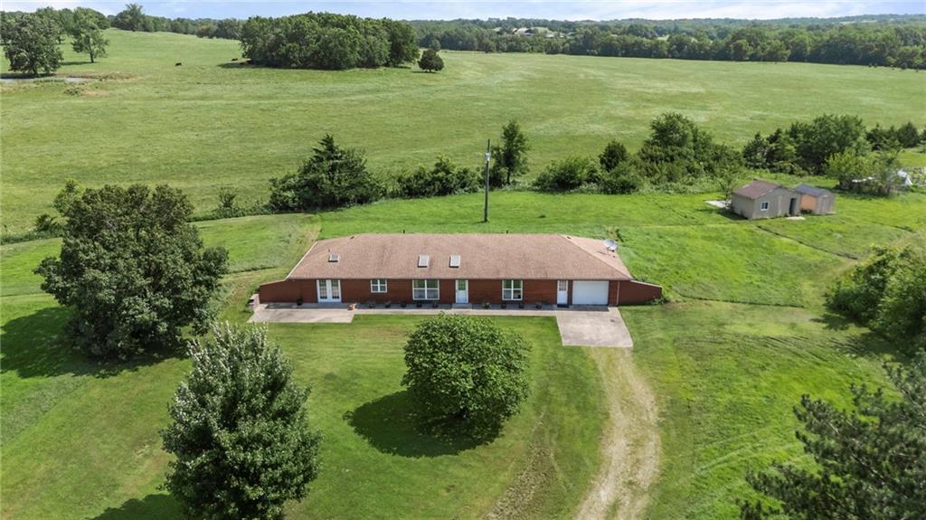 33155 Block Road Paola, KS 66071 - Photo 34 of 51