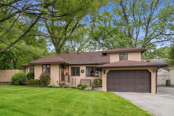 $515,000 | 904 Glendale Road, Glenview, IL 60025