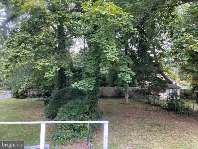 $2,500 | 301 East Linden Street, Moorestown, NJ 08057