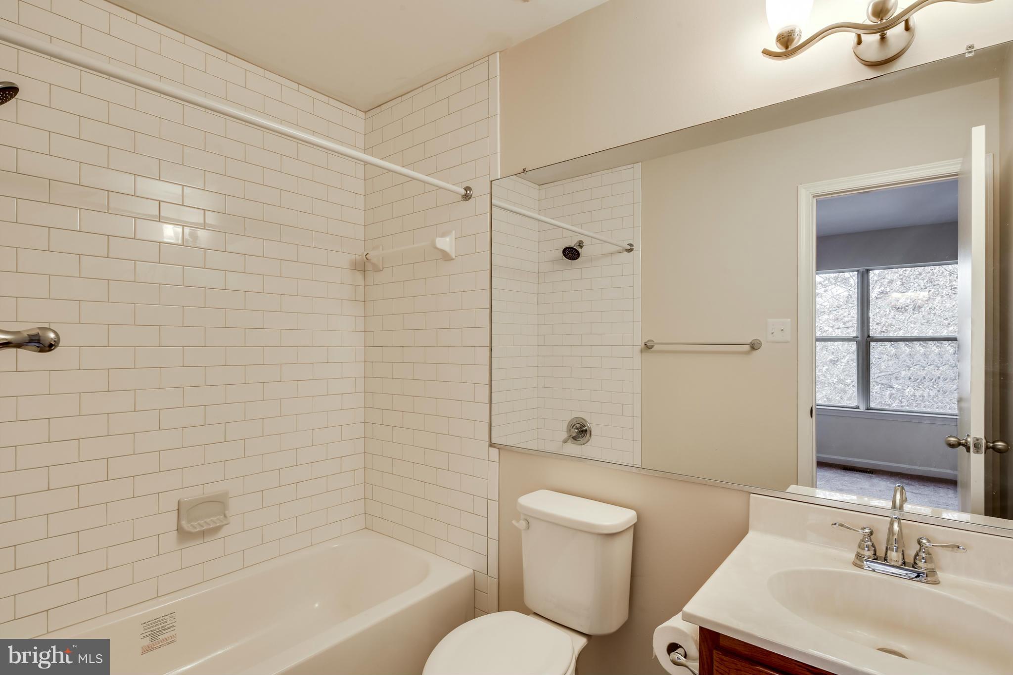 9520 Clocktower Lane Columbia, MD 21046 - Photo 21 of 30 Bath (Master)