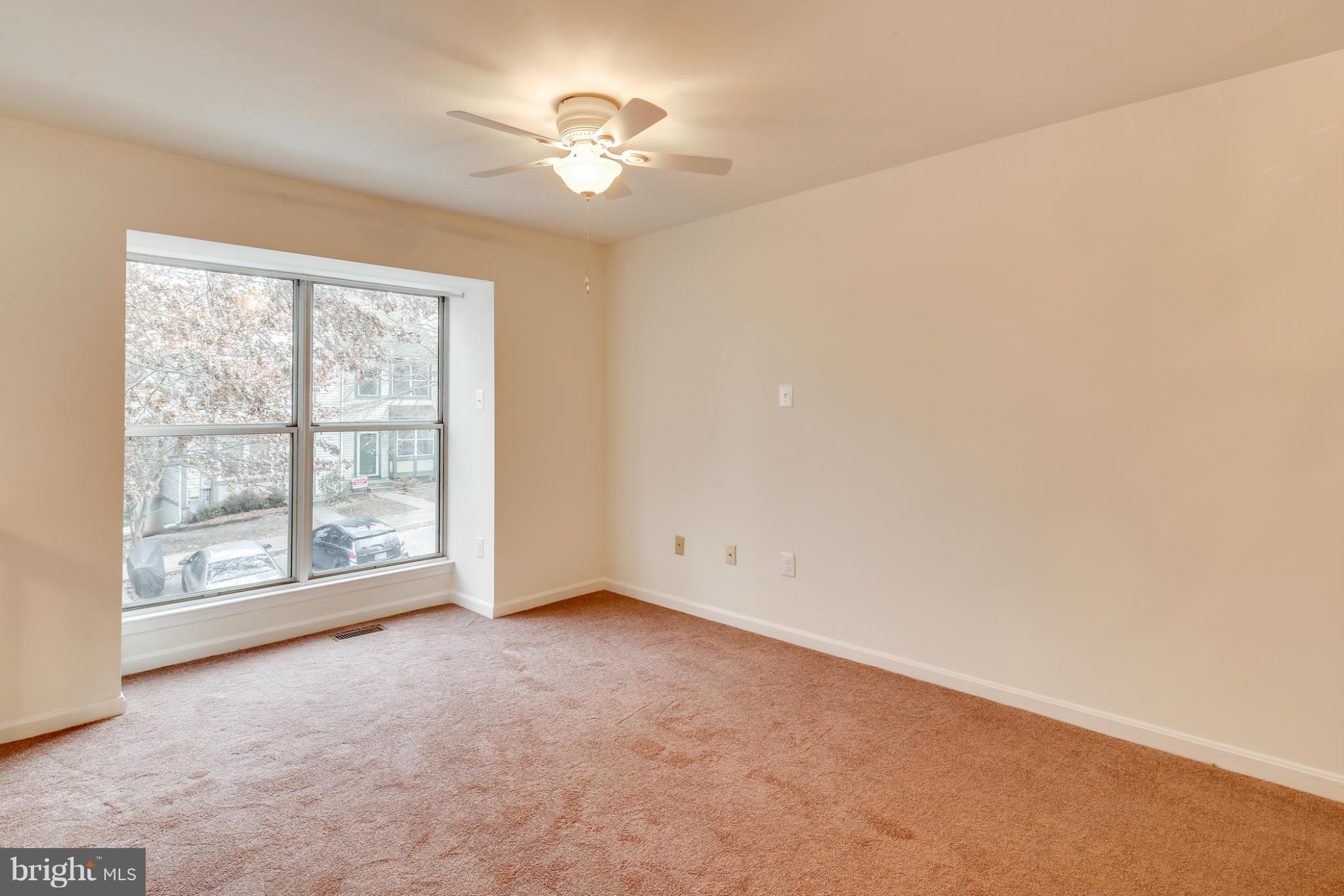 9520 Clocktower Lane Columbia, MD 21046 - Photo 6 of 30 Living Room