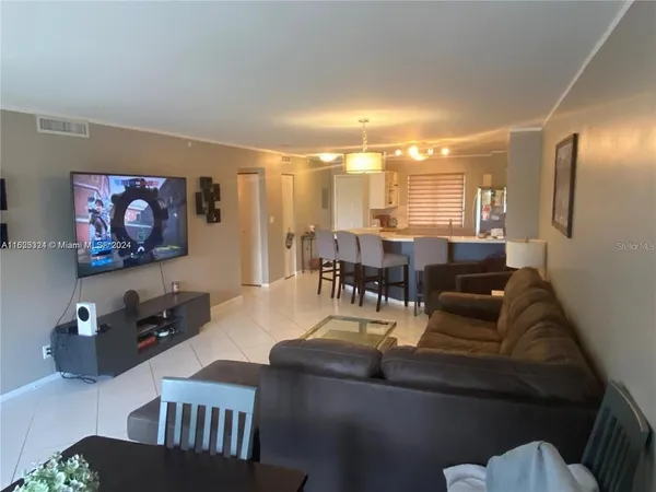 $280,000 | 2205 South Cypress Bend Drive, Unit 302, Pompano Beach, FL 33069