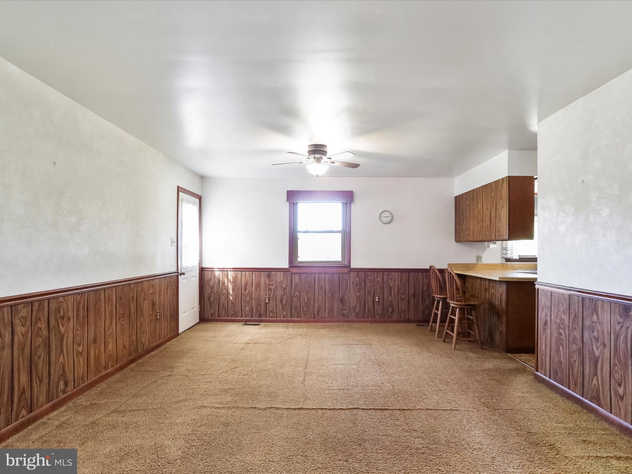 845 Funk Road Strasburg, VA 22657 - Photo 3 of 43 Living Room