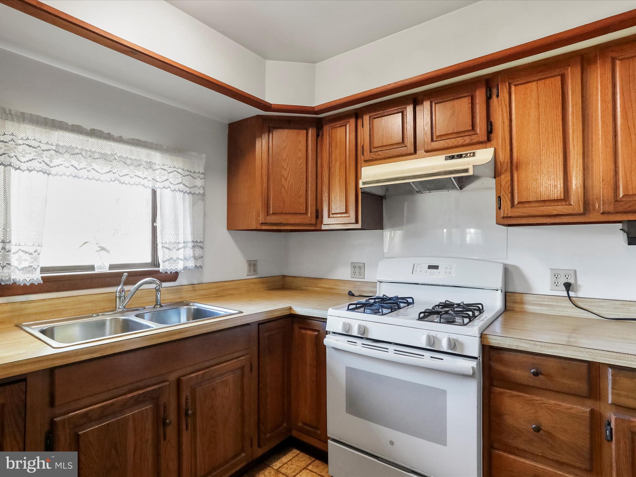 845 Funk Road Strasburg, VA 22657 - Photo 6 of 43 Kitchen