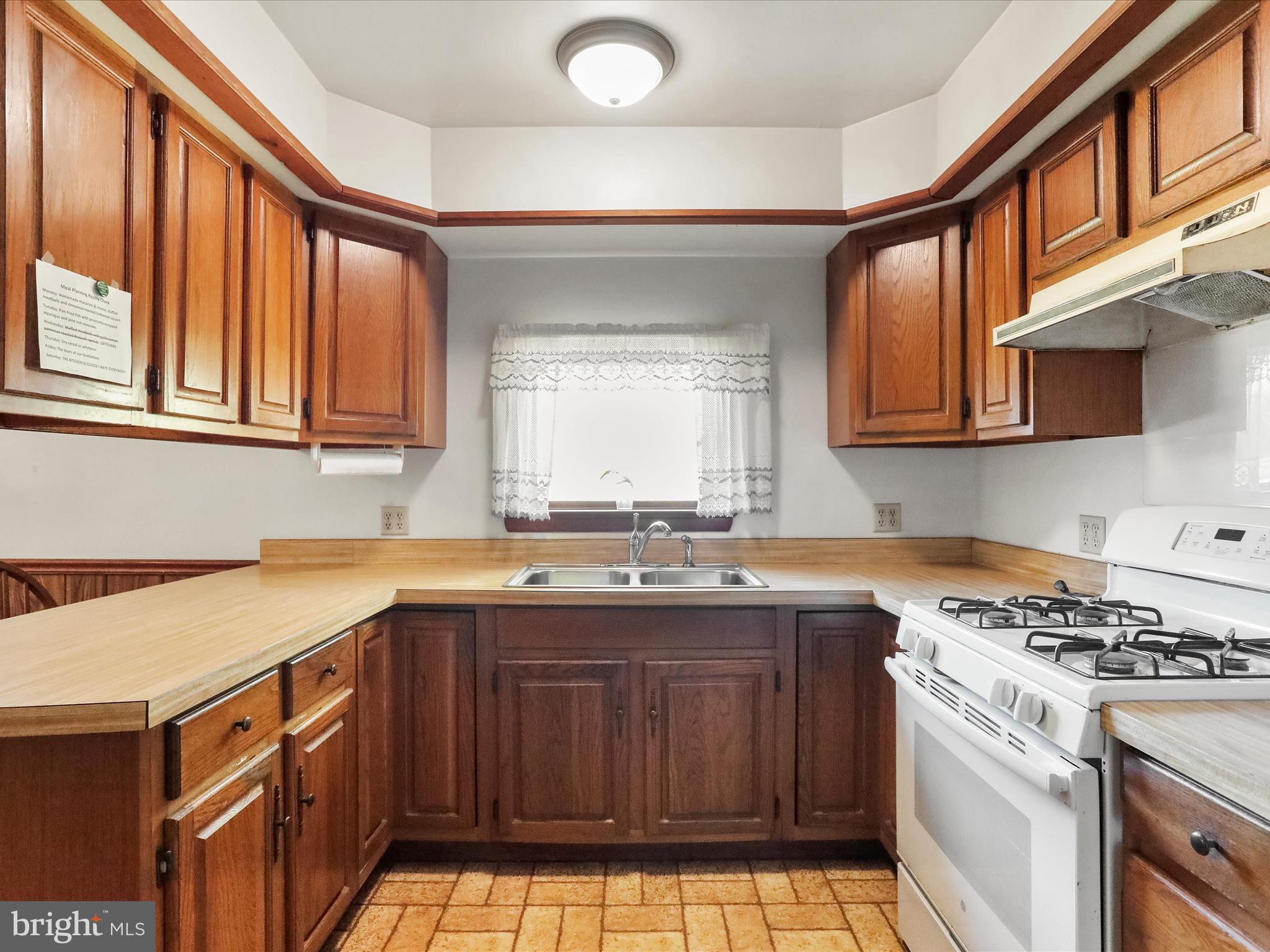845 Funk Road Strasburg, VA 22657 - Photo 7 of 43 Kitchen