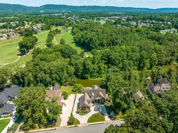 $1,800,000 | 7860 Giorgio Circle, Ooltewah, TN 37363