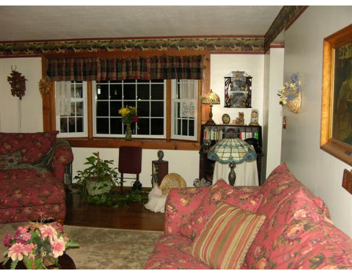 40 Labelle Drive Springfield, MA 01129 - Photo 3 of 8 Gallery Image 3