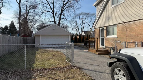 $3,200 | 8408 South Lorel Avenue, Burbank, IL 60459