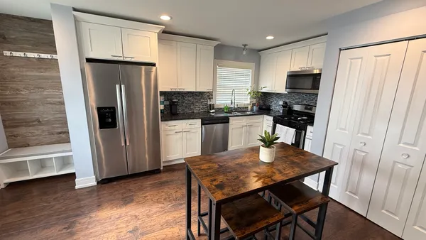 $3,200 | 8408 South Lorel Avenue, Burbank, IL 60459