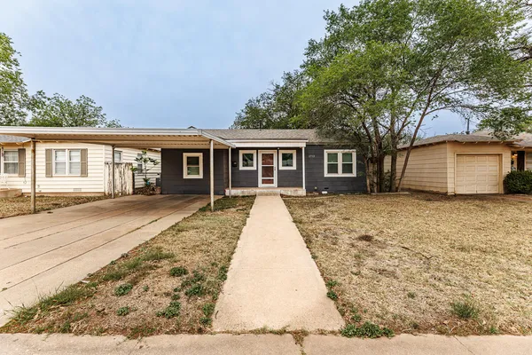 $1,300 | 2712 37th Street, Lubbock, TX 79413
