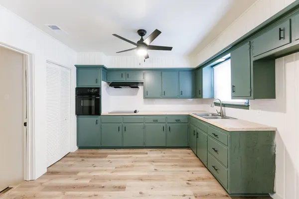 $1,300 | 2712 37th Street, Lubbock, TX 79413