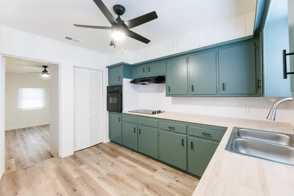 $1,300 | 2712 37th Street, Lubbock, TX 79413