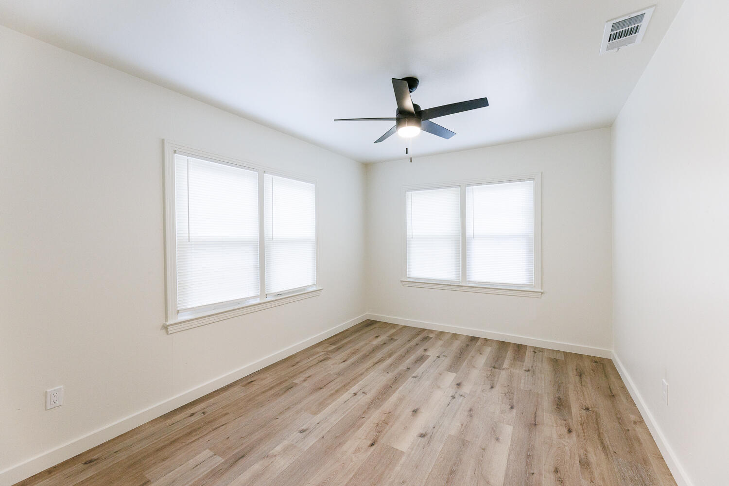 2712 37th Street Lubbock, TX 79413 - Photo 23 of 30 2712 37th-41