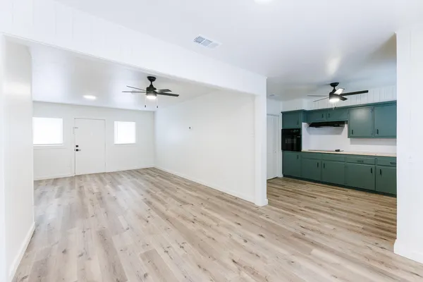 $1,300 | 2712 37th Street, Lubbock, TX 79413