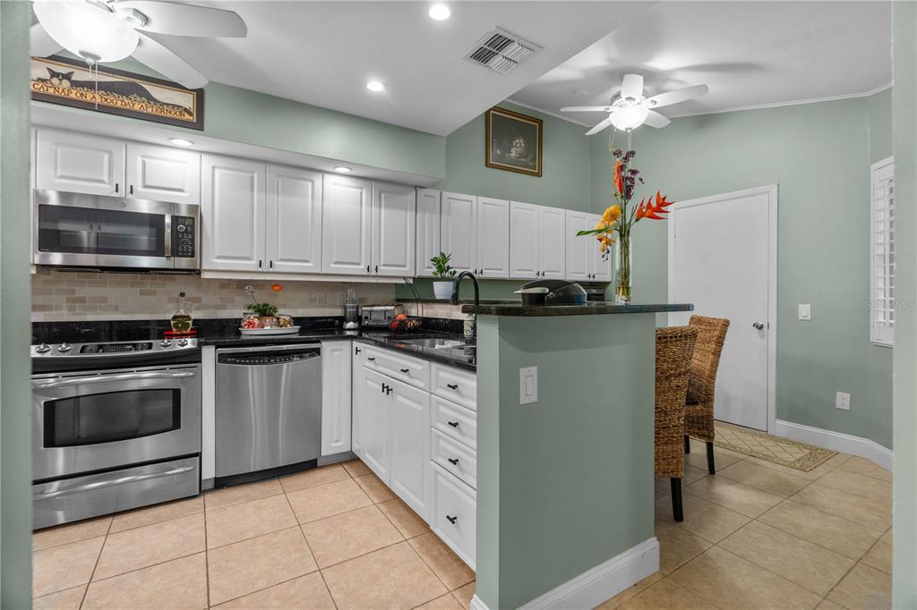 623 Red Oak Circle, Unit 109 Altamonte Springs, FL 32701 - Photo 9 of 36