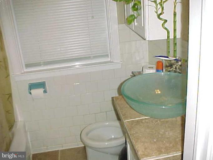 1322 Cedarcroft Road Baltimore, MD 21239 - Photo 8 of 10 Bath #1