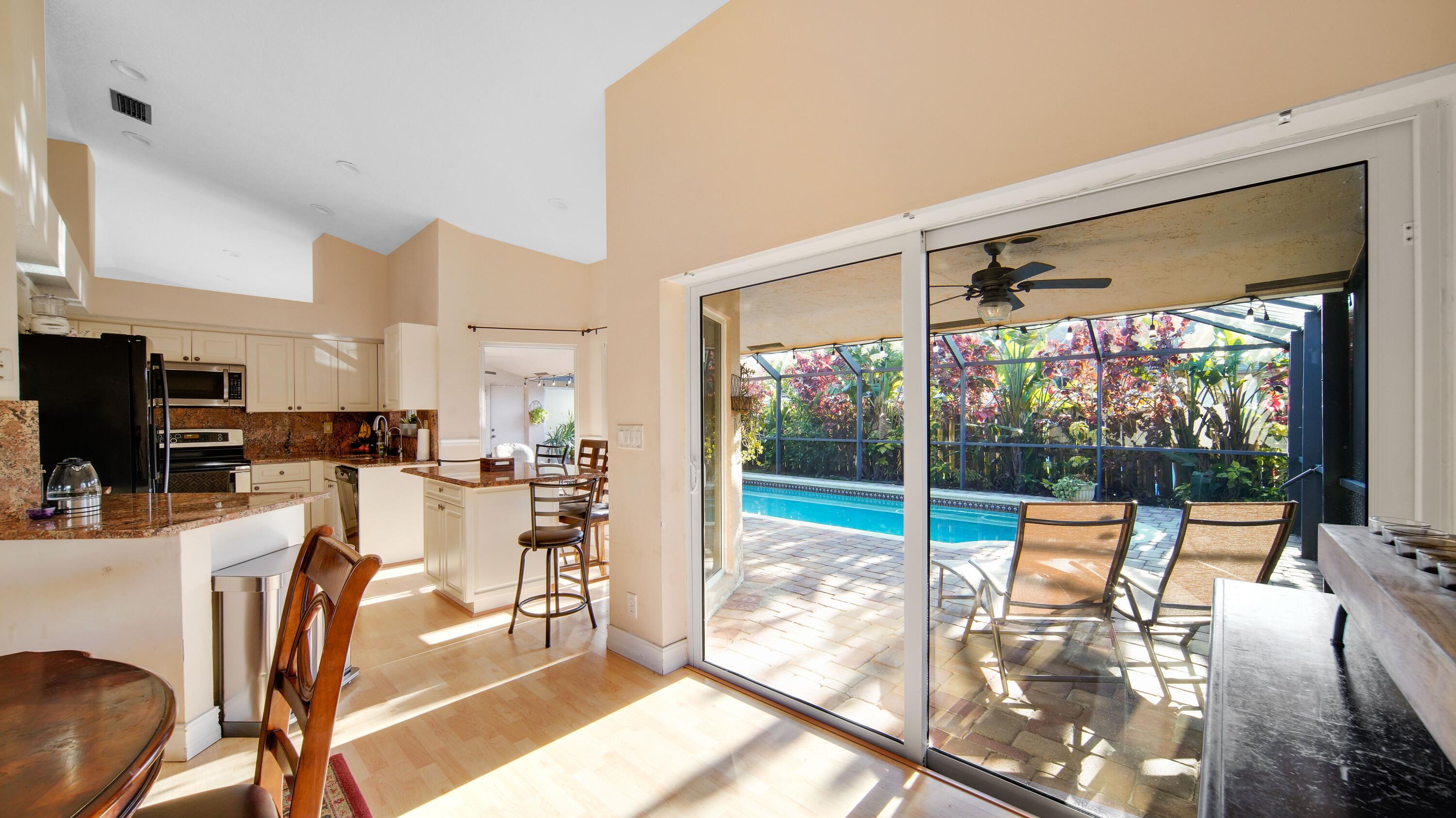 9664 West Lake Court Boca Raton, FL 33434 - Photo 4 of 12 v