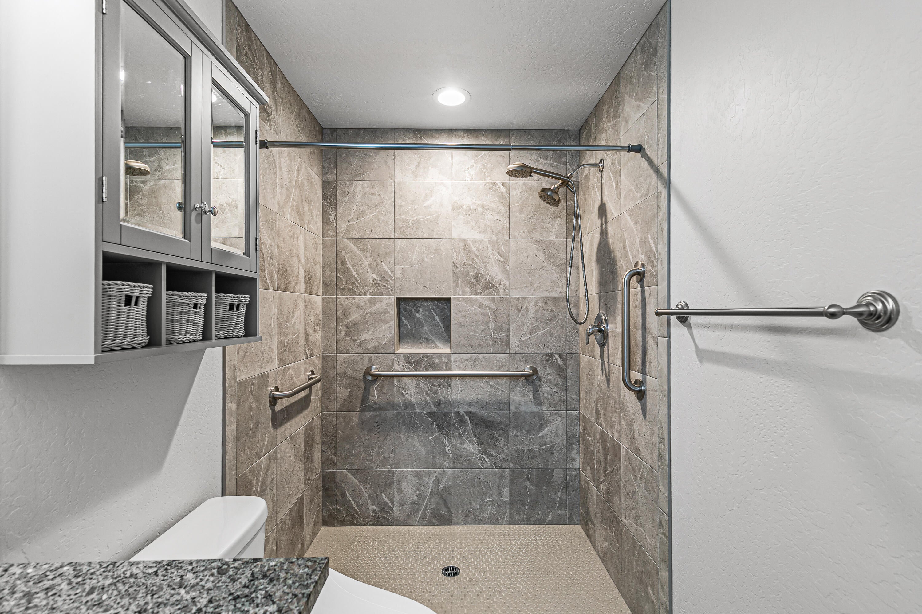 694 Nottingham Terrace Eagle Point, OR 97524 - Photo 22 of 43 9R9A4670