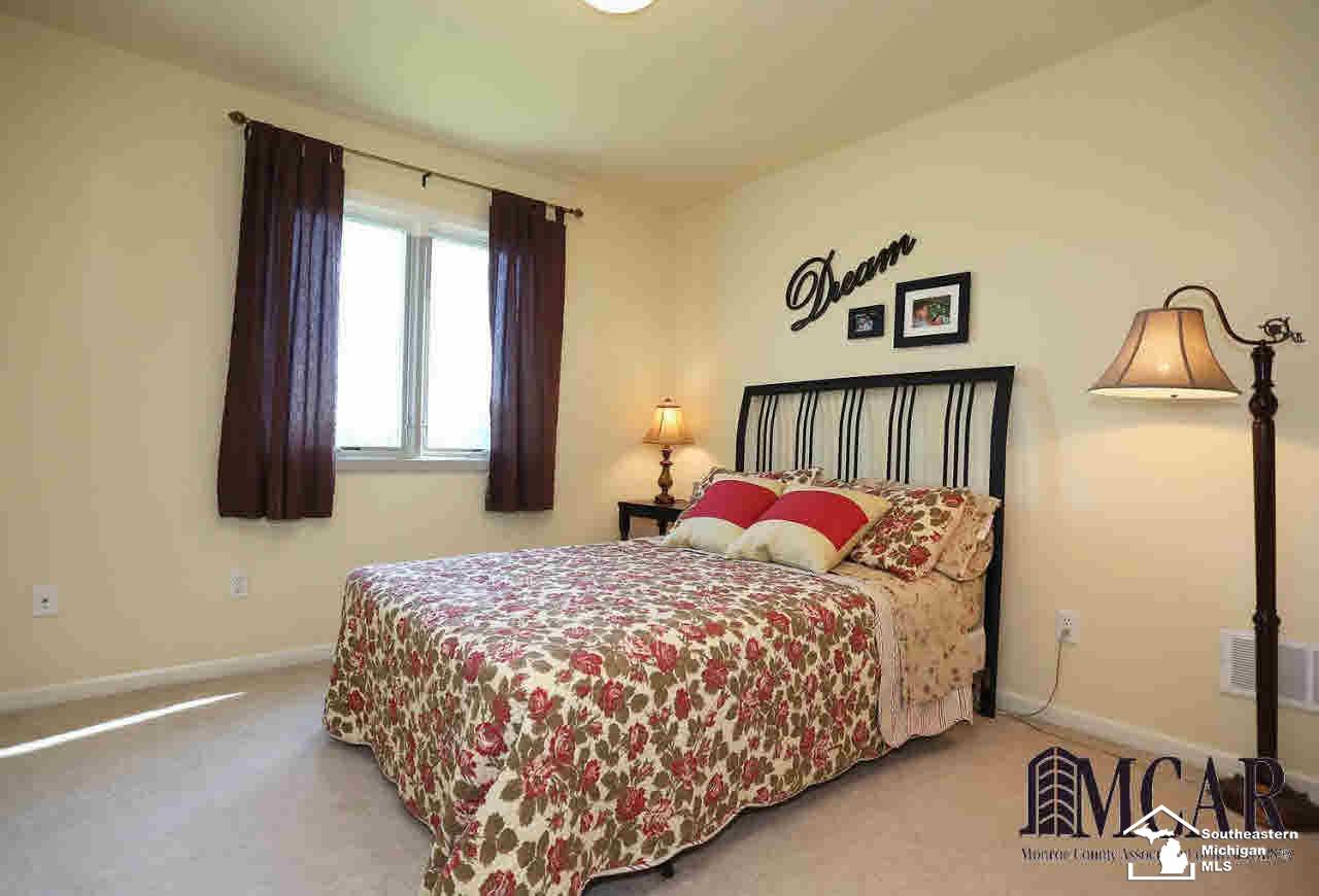 527 Ridge Point Drive Dundee, MI 48131 - Photo 26 of 38 Gallery Image 26