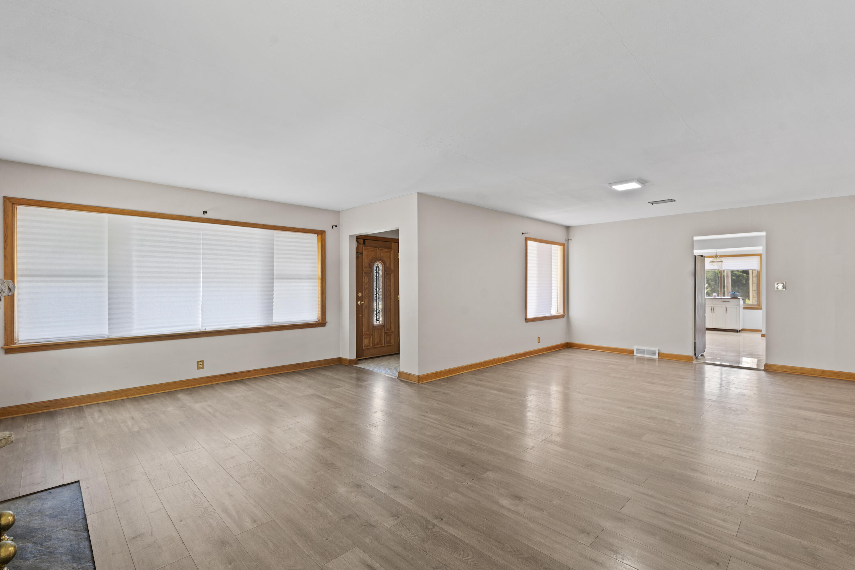 3031 South 33rd Street Milwaukee, WI 53215 - Photo 8 of 30 DSC06993