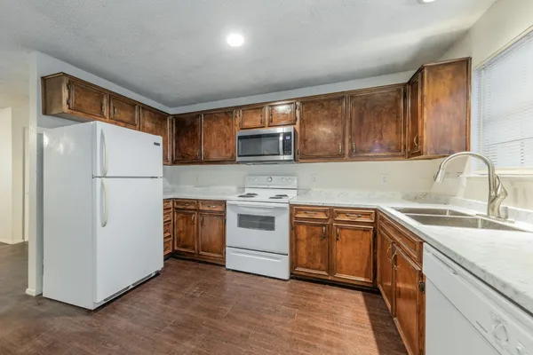 $725 | 4518 Speedway, Unit B, Austin, TX 78751