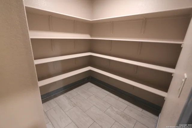 $575,000 | 1186 Highway 181, Floresville, TX 78114