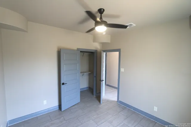 $575,000 | 1186 Highway 181, Floresville, TX 78114