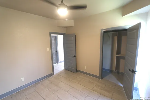 $575,000 | 1186 Highway 181, Floresville, TX 78114