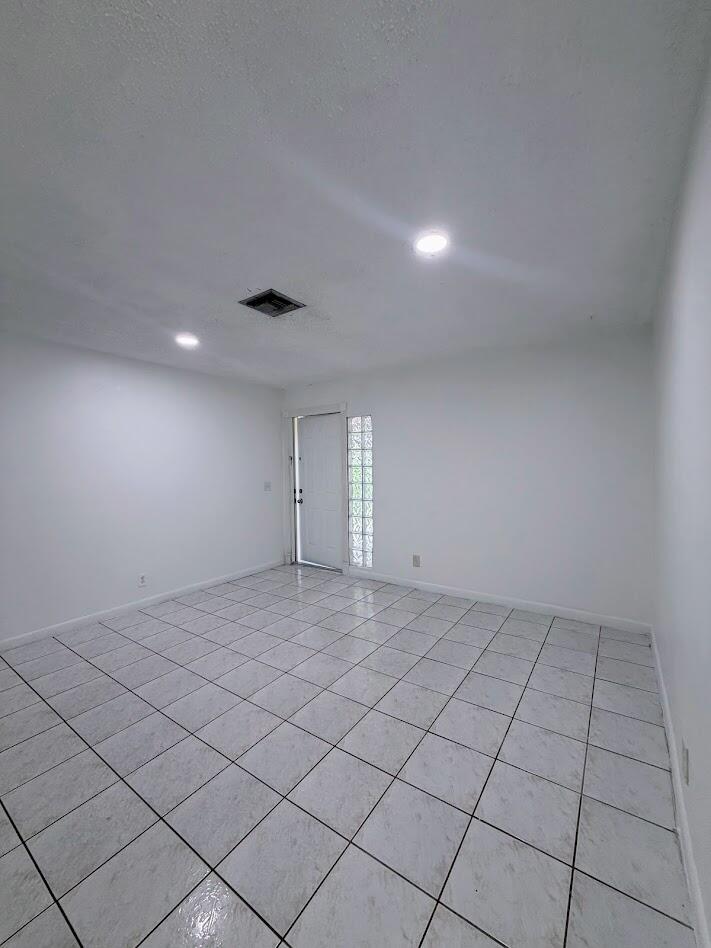 5899 Mango Road West Palm Beach, FL 33413 - Photo 6 of 18 IMG_1536