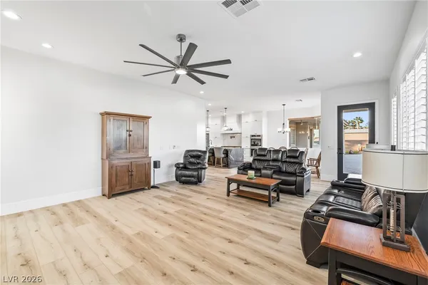 $1,225,000 | 7580 Prancing Pony Court, Las Vegas, NV 89131