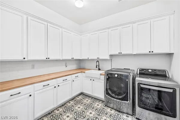 $1,225,000 | 7580 Prancing Pony Court, Las Vegas, NV 89131