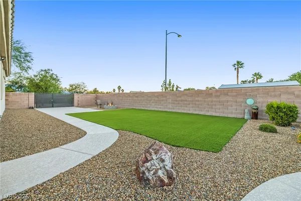 $1,225,000 | 7580 Prancing Pony Court, Las Vegas, NV 89131