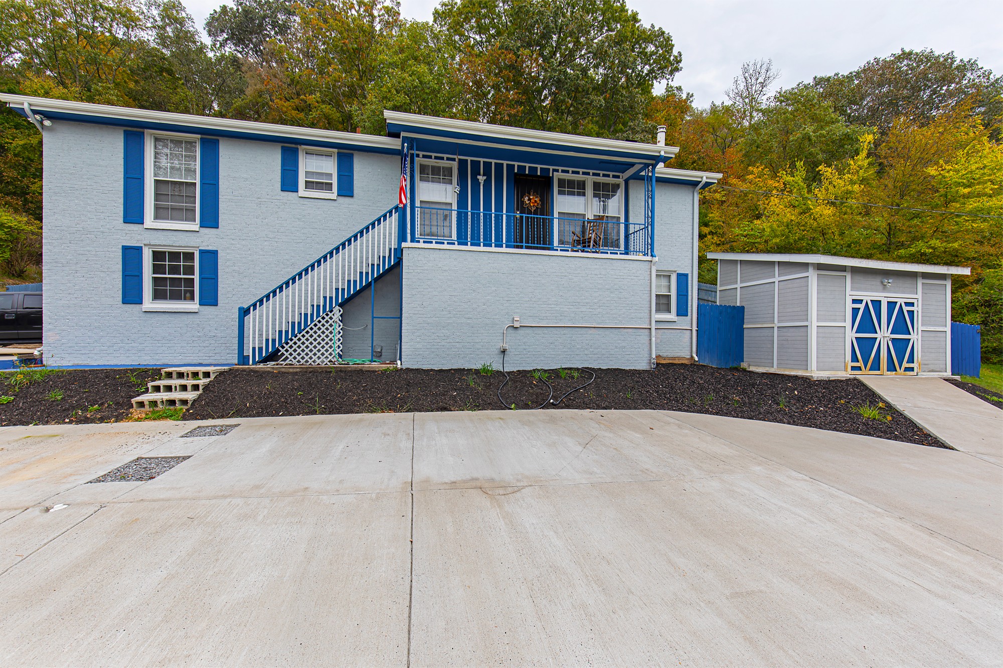 3114 Tyree Springs Road Hendersonville, TN 37075 - Photo 3 of 18 a view of a house with a outdoor space