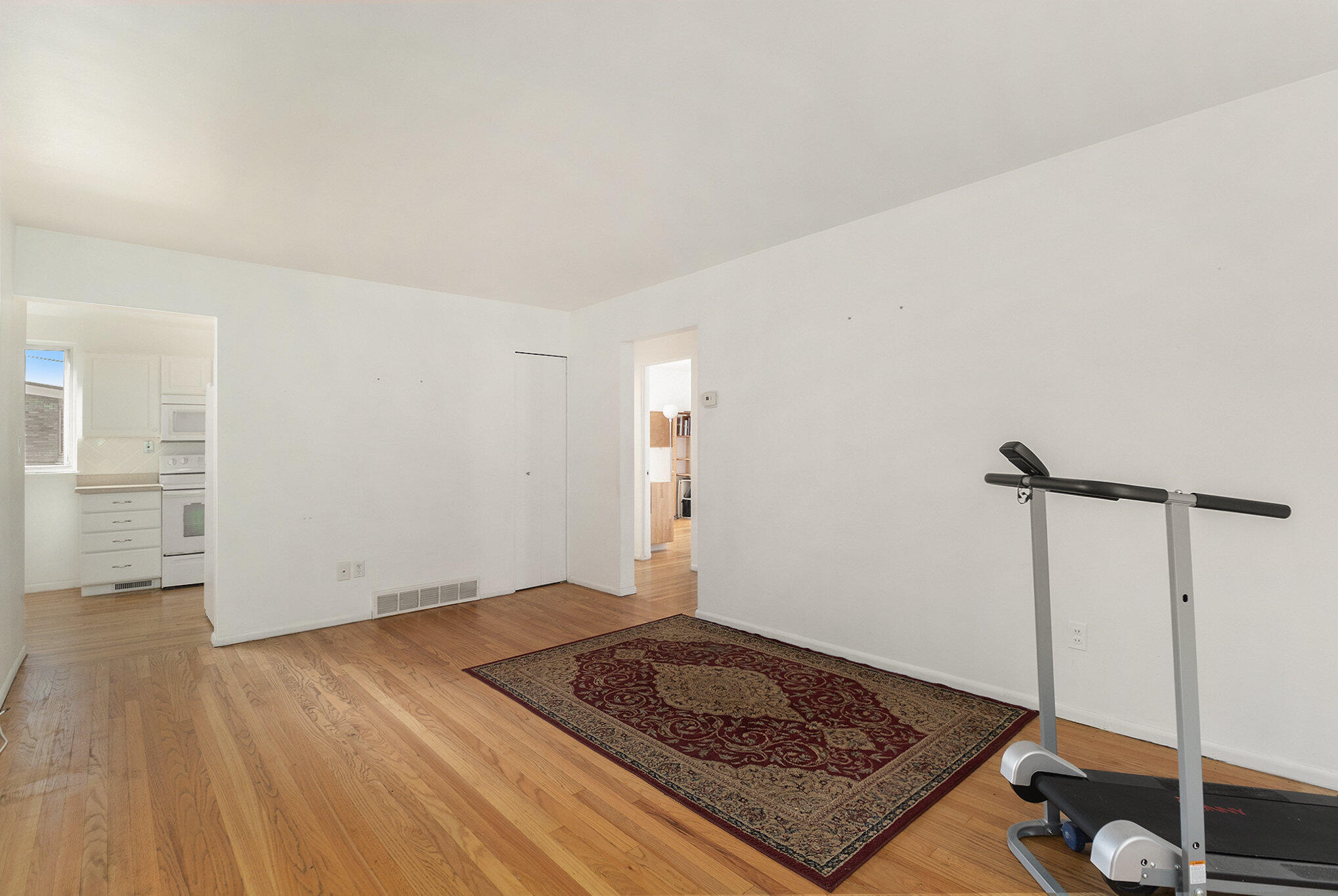 4030 West 13 Mile Road, Unit I 3 Royal Oak, MI 48073 - Photo 14 of 17 006_file_441