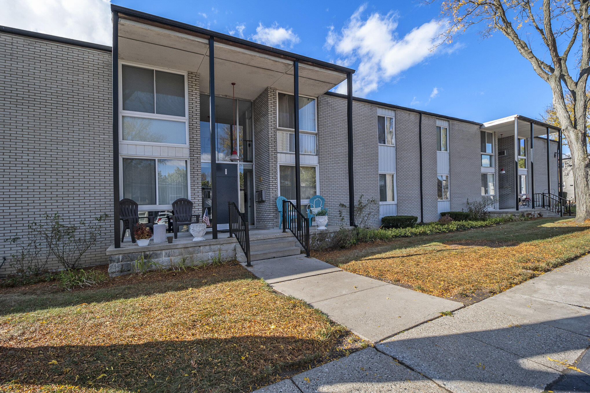 4030 West 13 Mile Road, Unit I 3 Royal Oak, MI 48073 - Photo 3 of 17 003_file_981