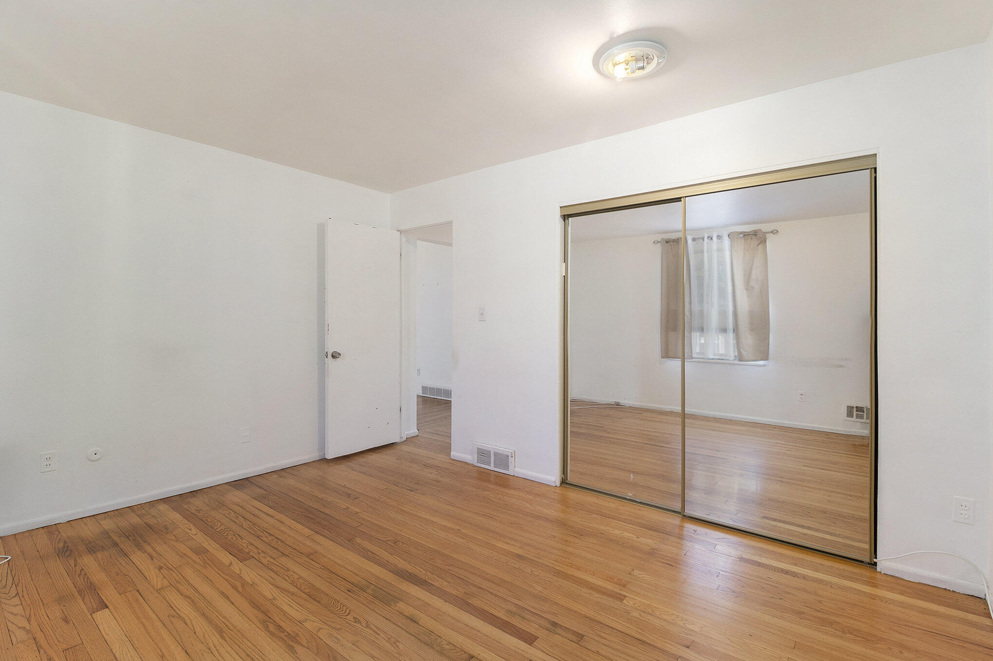 4030 West 13 Mile Road, Unit I 3 Royal Oak, MI 48073 - Photo 6 of 17 013_file_720