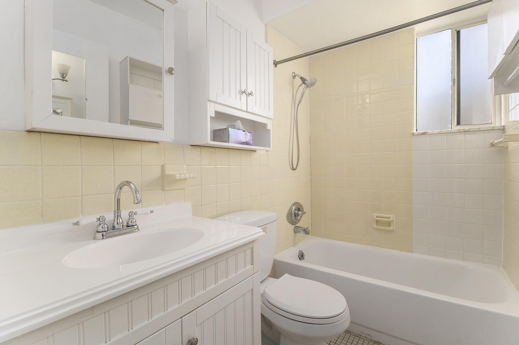 4030 West 13 Mile Road, Unit I 3 Royal Oak, MI 48073 - Photo 7 of 17 011_file_44