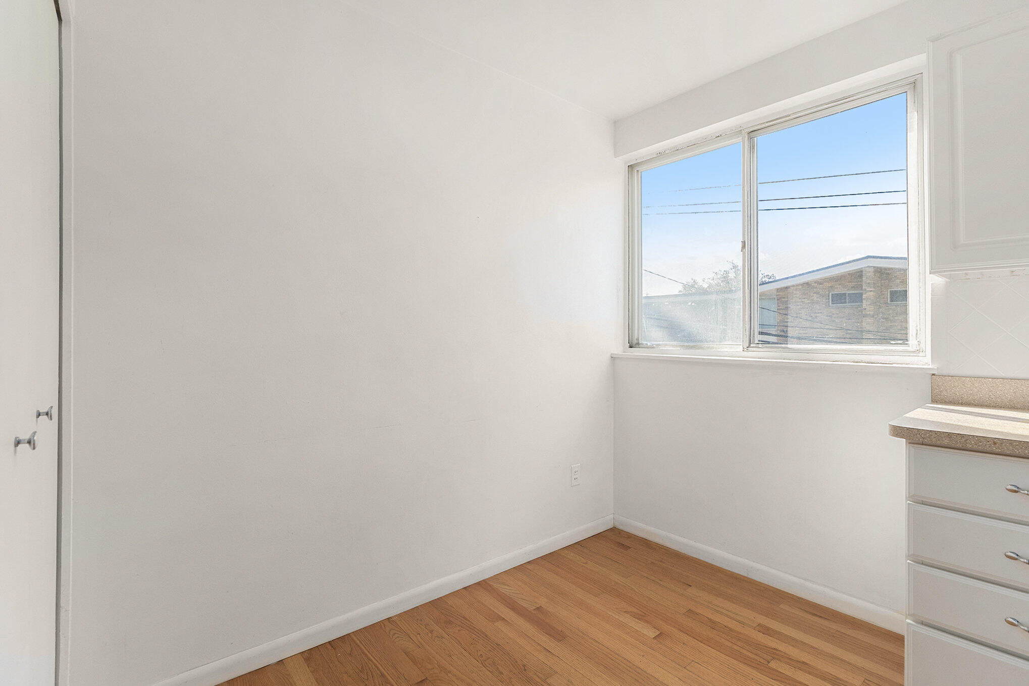 4030 West 13 Mile Road, Unit I 3 Royal Oak, MI 48073 - Photo 10 of 17 007_file_667